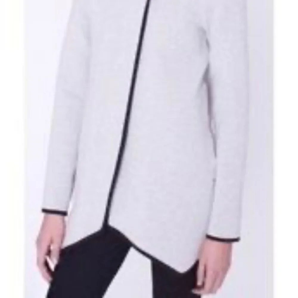 Like NEW Ivivva Sz 10 Reversible Gray / Black Jacket